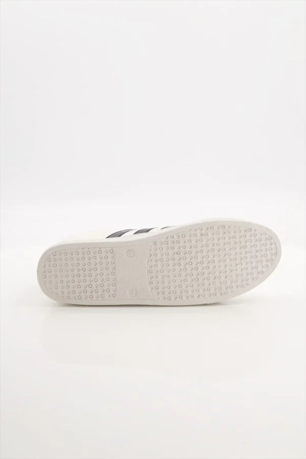 Black Stripe Canvas Sneakers – Stylish, Lightweight & Everyday Ready