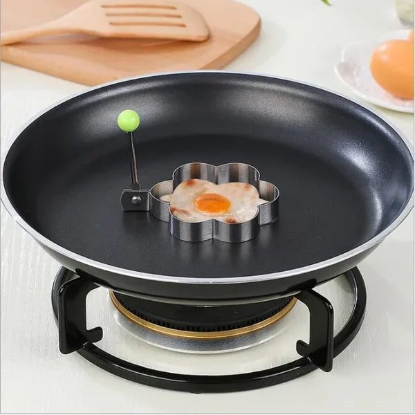 Pack of 4 Stainless Steel Fried Egg & Pancake Moulds – Star, Heart, Round & Flower Shapes (Kitchen Tools, Random Color)