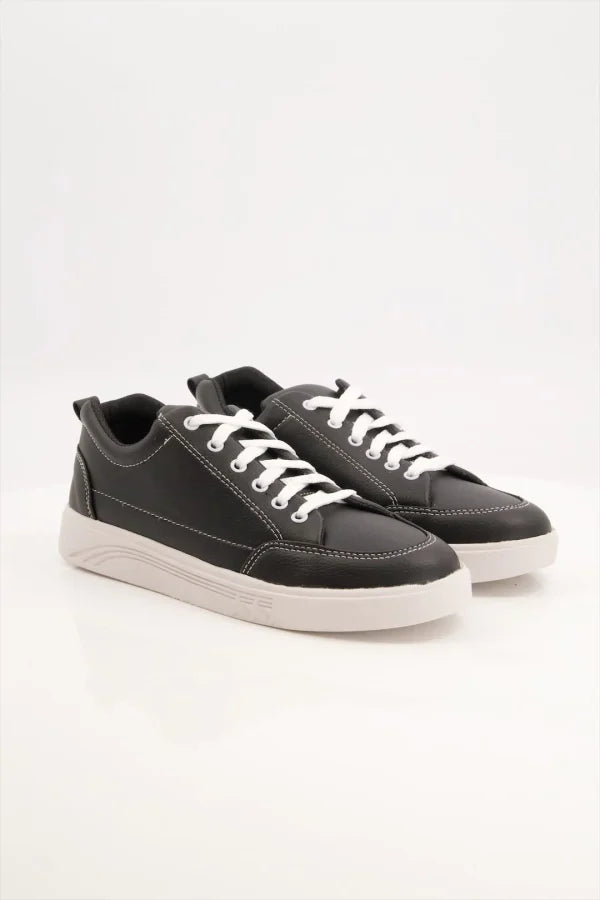 Black Camel Three Star Sneakers – Lightweight, Low-Cut Street Style