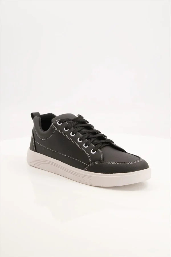 Black Camel Three Star Sneakers – Lightweight, Low-Cut Street Style