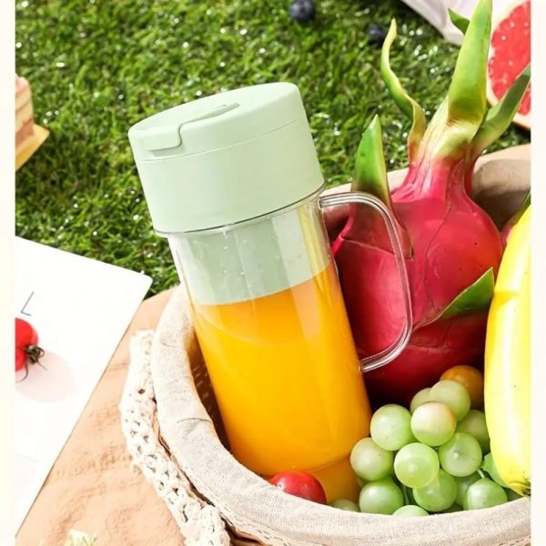 Crusher Juicer Mug-Shaped Portable Blender with Straw – Mini Cordless Juicing Cup for Home & Outdoor Use